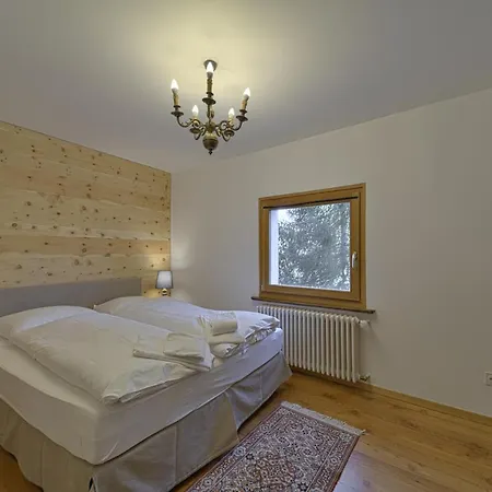 Szálloda Chesa Ilaria - *